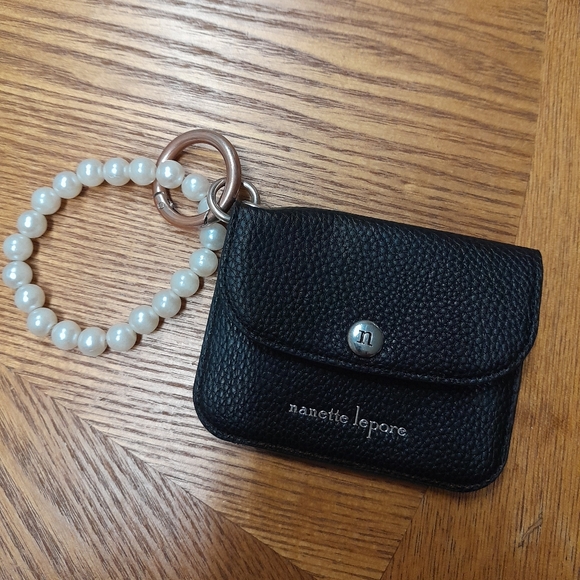 Black Key Holder/Wallet with Pearl Chain Size:OS  Nanette Lepore - Picture 1 of 4
